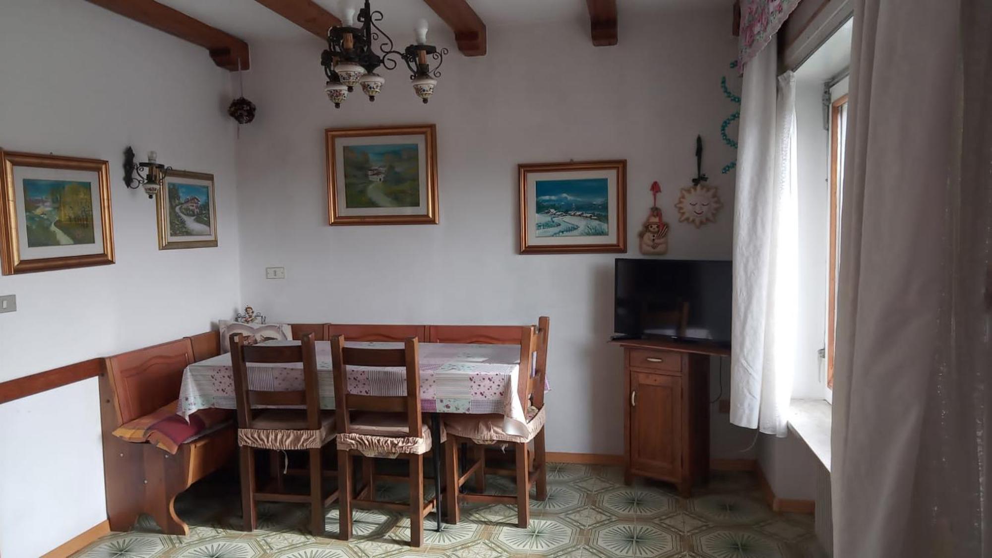 Casa Vacanze A Romeno Exterior photo